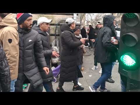 Barbès-Rochechouart le samedi 14 décembre 2024 😱😱😱😱, vendeurs à la sauvette, PAUVRE FRANCE  🇨🇵🇨🇵🇨🇵