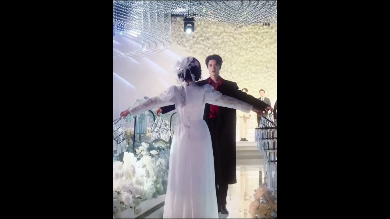 Good Girl Falls for Bad Mafia Boss 😍