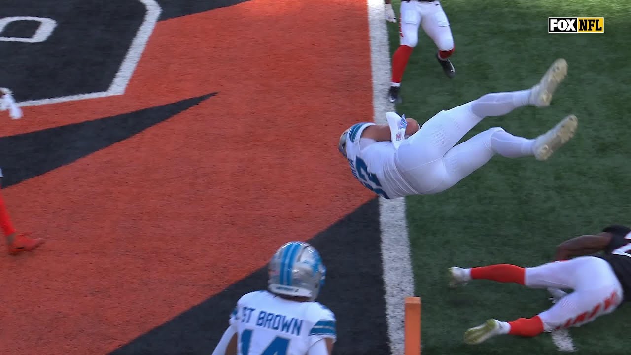 LaPorta Soars in the Air! TE Scores Touchdown with Amazing Flip into Endzone 🏈