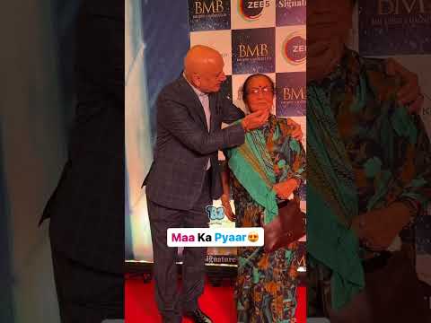 Adorable moment captured between Anupam Khmer and his mom! So beautiful together 😍#anupamkher