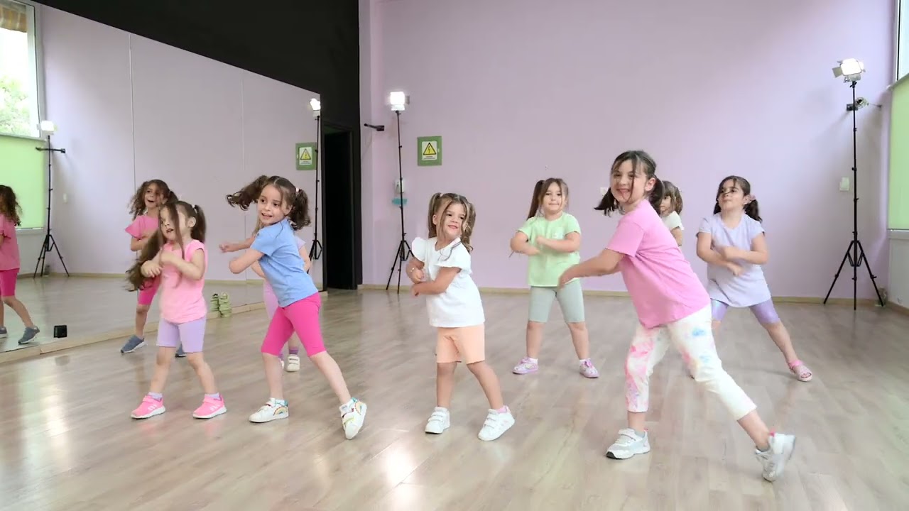 " I like to move it " Dance for kids Juniors Free Dancers Studio