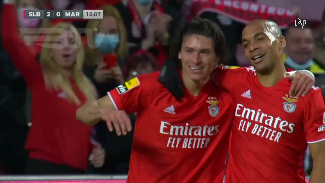 Benfica's Darwin Scores Stunning Header in 2-0 Win Over Marítimo ⚽