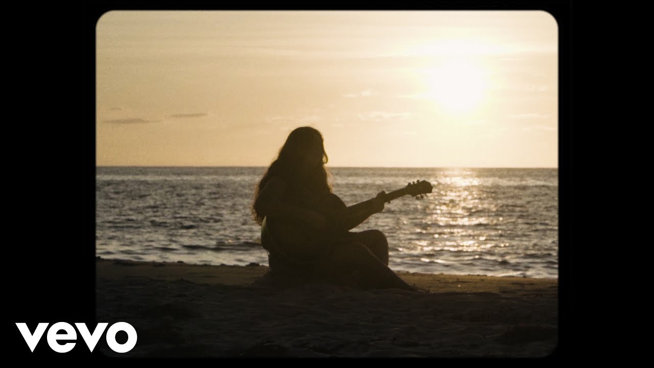 Gigi Perez - Sailor Song 🎶 (Official Music Video)