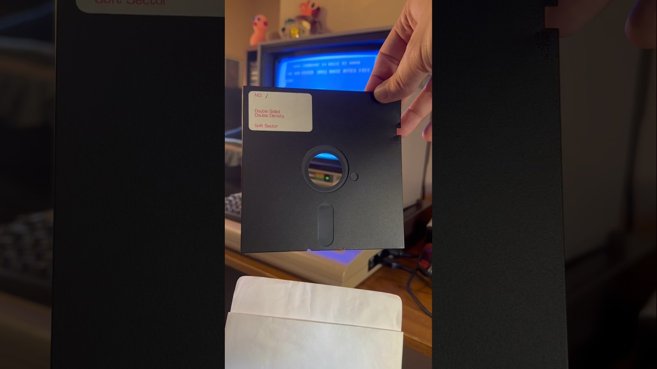 Relaxing Retro Computer ASMR: Commodore 64 & 1541 Disk Drive Sounds 🎶