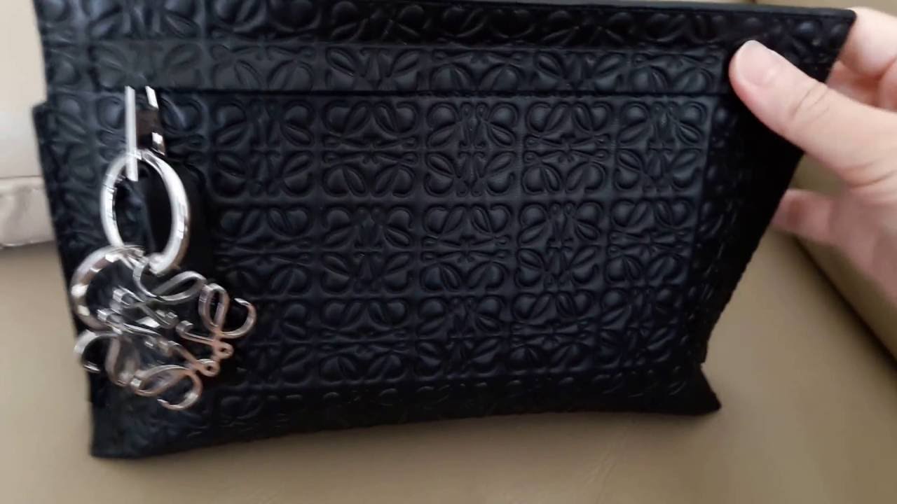 Loewe T Pouch Medium Review & Fit Demo 👜