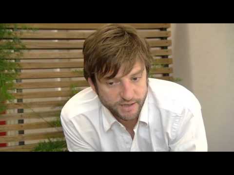 "Groene en witte asperges, dat is toch dezelfde asperge?" | Mijn Pop-uprestaurant! | VTM