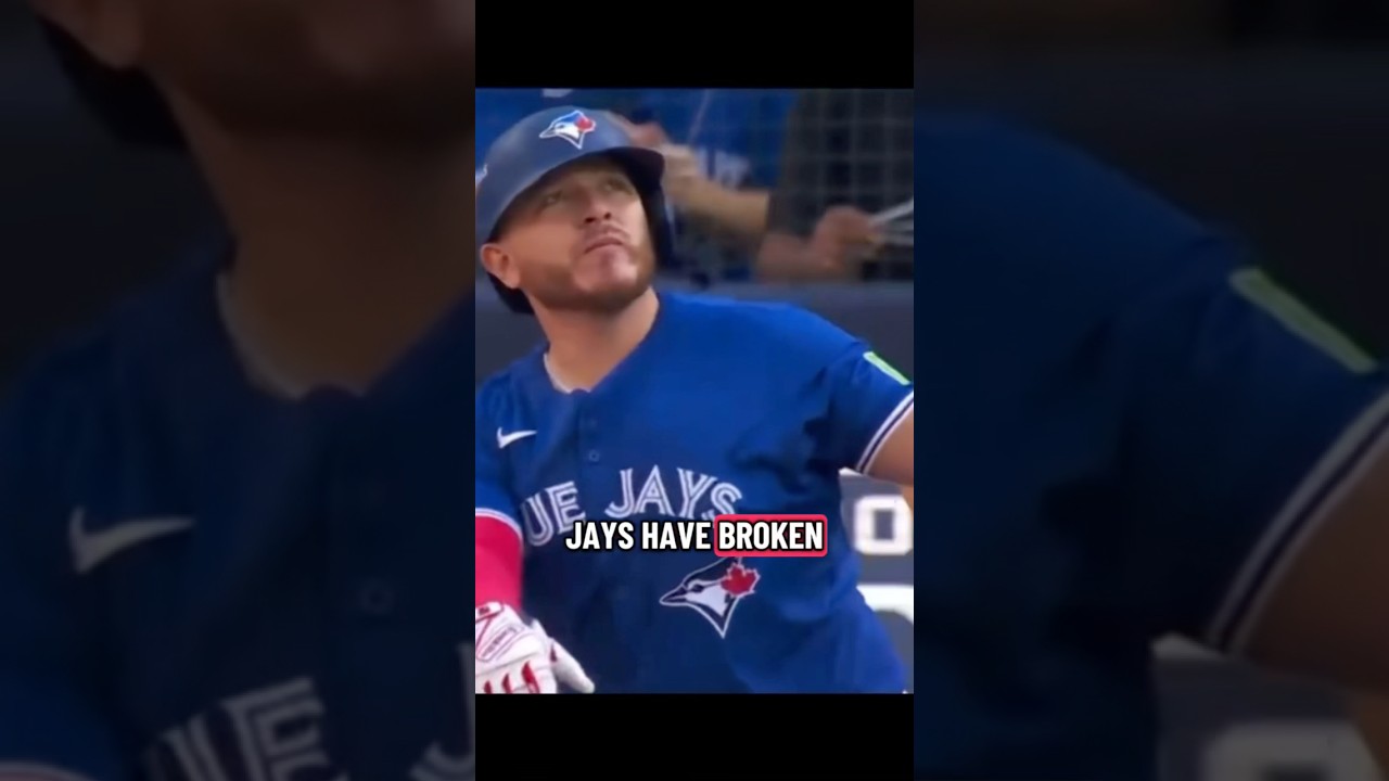 Alejandro Kirk's First Postseason Homerun ⚾