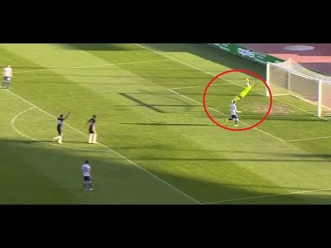 WTF ! Najbardziej kuriozalny gol roku! Hajduk Split vs Slaven (2019)