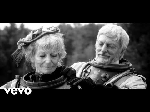 Indochine - Le lac (Clip officiel)