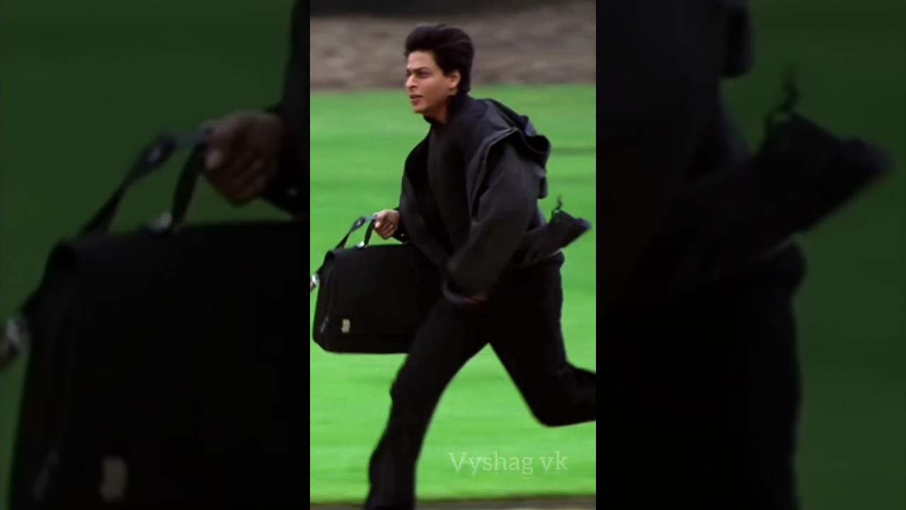 Shahrukh Khan's Unforgettable Entry in Kabhi Khushi Kabhie Gham 🎬