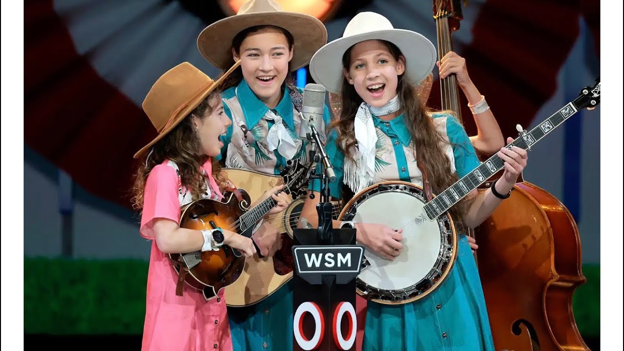 Alaskan Sunnyside Sisters at Grand Ole Opry 🎶