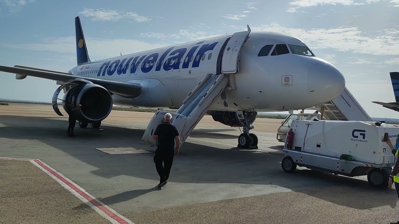 Test du toboggan de l'avion TS-INE de Nouvelair ✈️