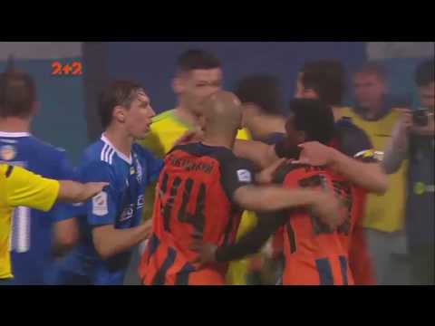 Динамо - Шахтер. Игроки устроили потасовку под конец матча