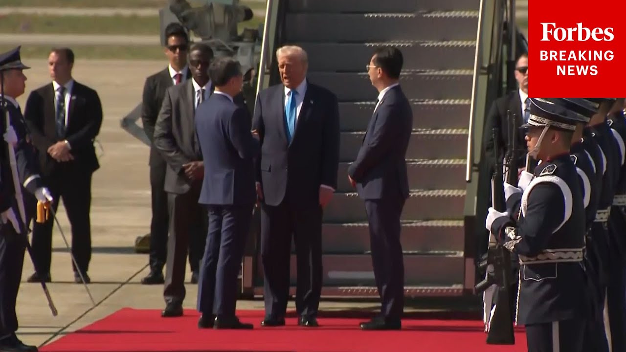 Breaking: President Trump Lands in Busan, South Korea 🇰🇷 on Air Force One