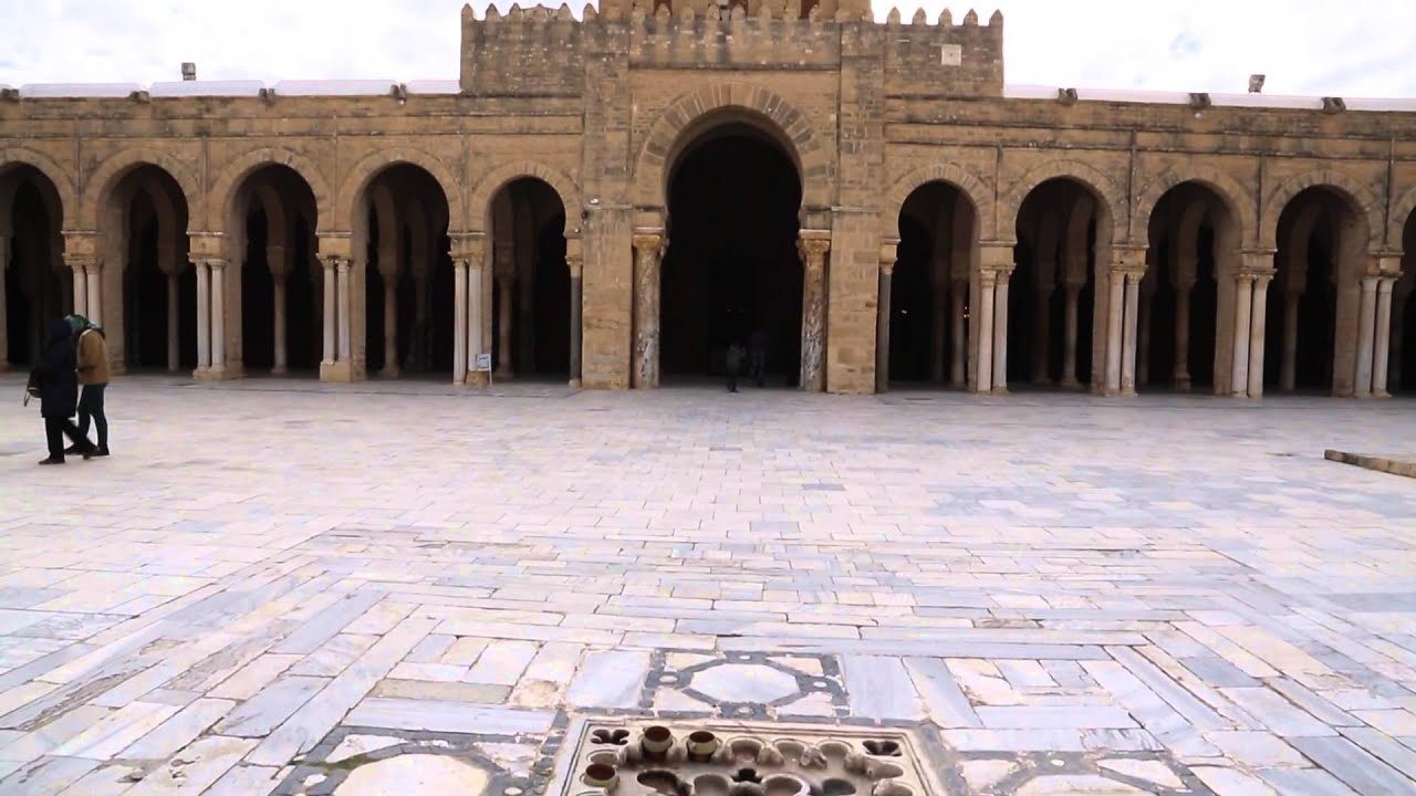 Visitez la Magnifique Grande Mosquée Sacrée de Kairouan en Tunisie 🕌