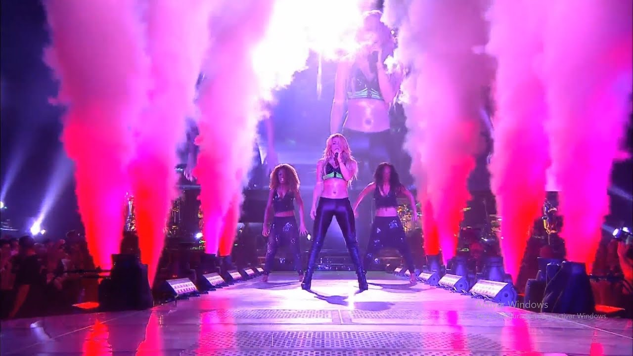 Shakira - She Wolf (Live From Paris)