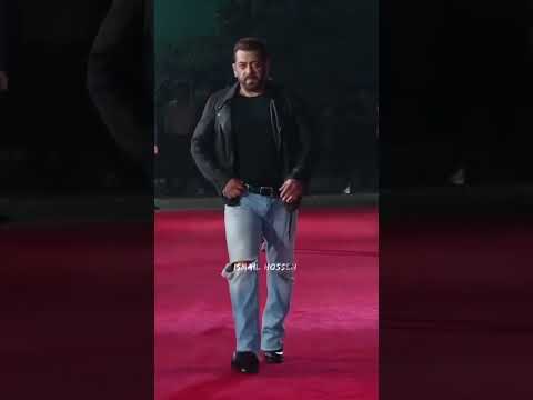 Salman Khan entry on Karan Johar birthday party #bollywood #salmankhan #love #shorts #fun