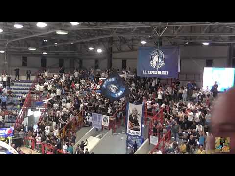 I TIFOSI ULTRAS DEL NAPOLI BASKET DOPO NAPOLI-DERTHONA 82-69 | CORI DEGLI ULTRAS DOPO LA VITTORIA