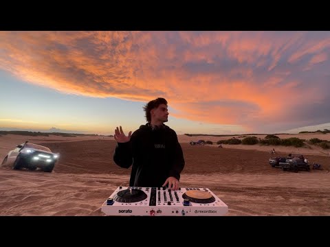 RĂĽfĂĽs Du Sol Sunset Mix on the Desert