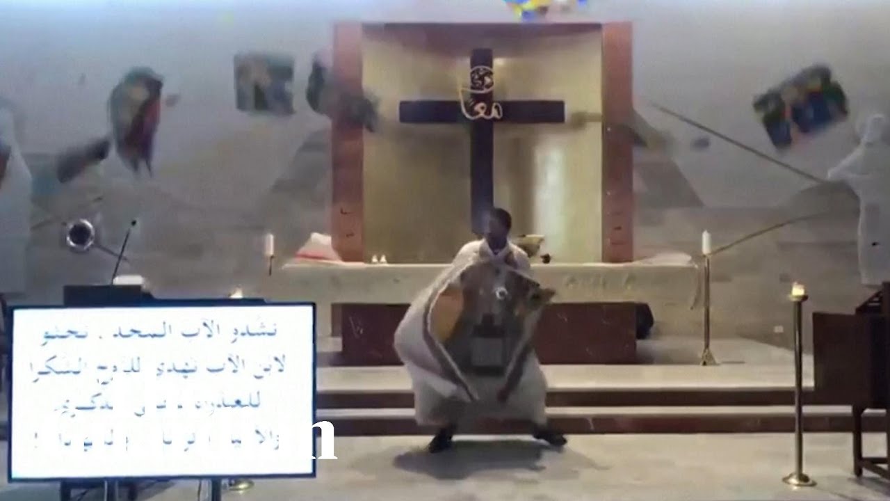 Beirut Explosion: Priest Evades Debris During Church Mass π¨