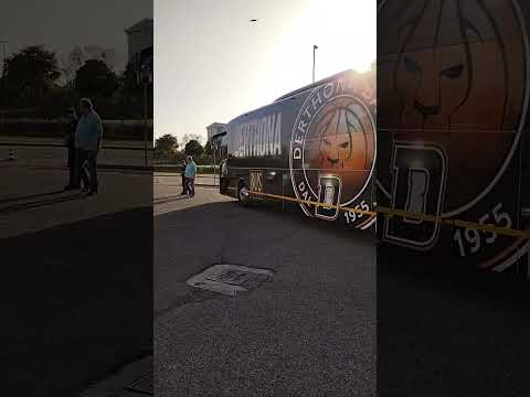 Derthona Basket 🏀❤️ Bus - #derthona #goderthona #sport #basketball #basketballgame #pallacanestro