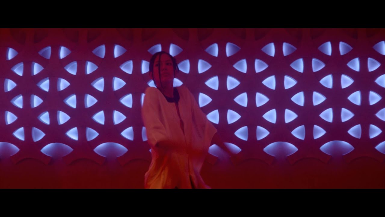 Ex Machina (2015) Dance Scene with Oliver Cheatham πΆ