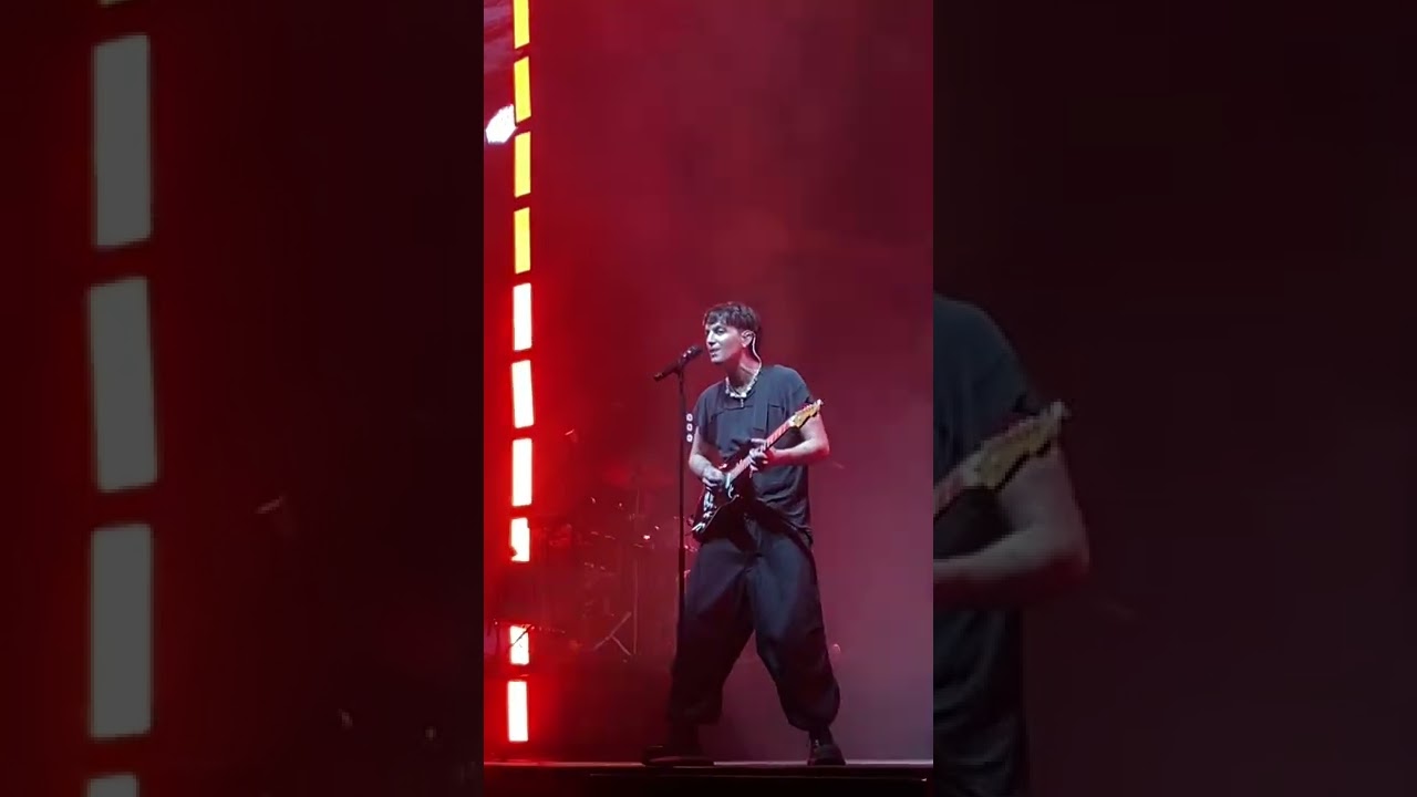 LANY Jakarta Concert - from front row view : Cowboy in LA #lany #novembertoremember