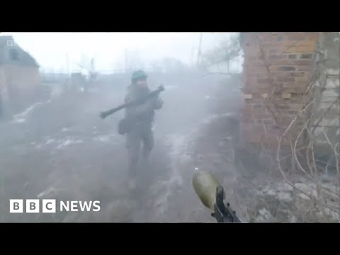Ukraine frontline: street fighting as Russian troops attack Bakhmut - BBC News