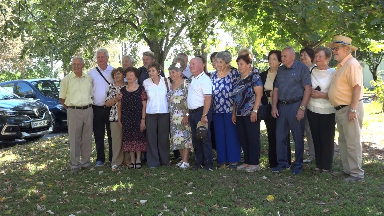 Pomurski Dnevnik: Srečanje Upokojenih Učiteljev & Kasaške Dirke Atletov 🚗