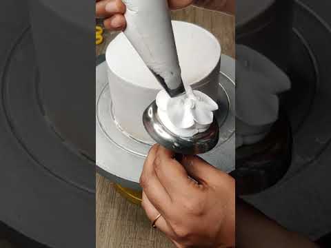 Join Our Online Cake Flower Technique Class 🌸