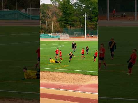 Marcar jugando a 1-2 toques como a mí me gusta… No tiene precio. #niños #futbol #orgullgironí