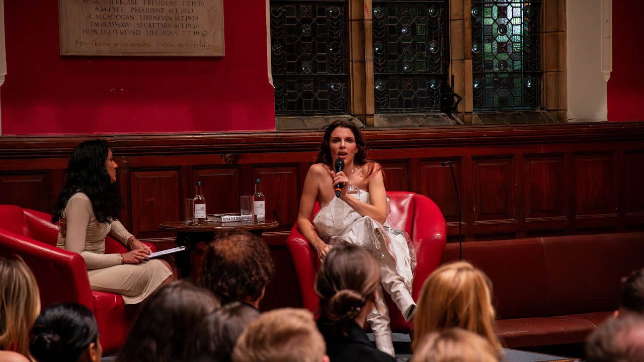 Julia Fox Discusses Future & 'Uncut Gems' 🎬