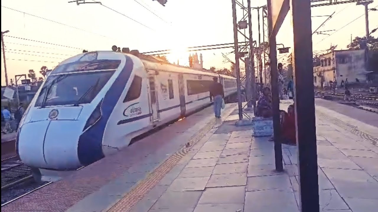 Malda Town Intercity & Vande Bharat Arrivals at Bhagalpur 🚆