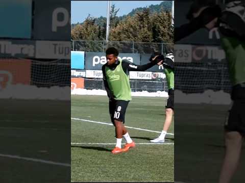 🦅 Kenny Arroyo Beşiktaş Antrenman Gününde Kayserispor Maçına Hazır - Salih Uçana Vuruşu Gösterdi