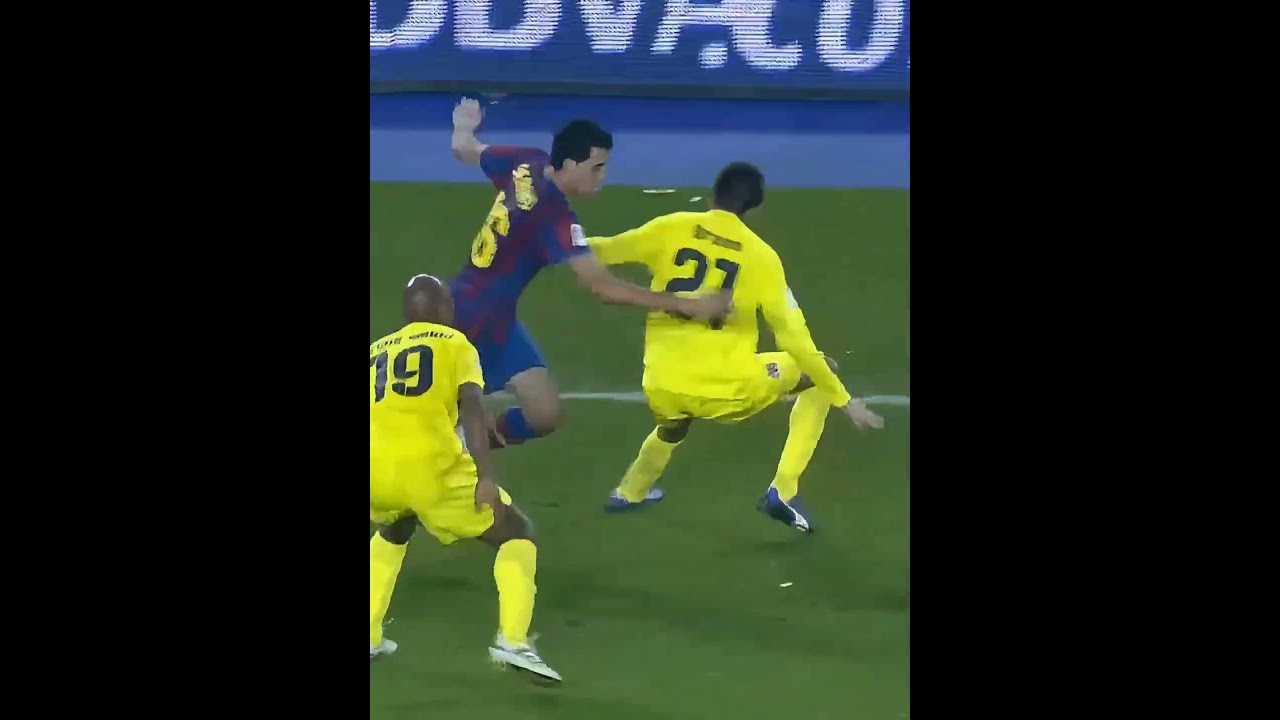 Incrível Aula de Futebol de Sergio Busquets! ⚽🔥