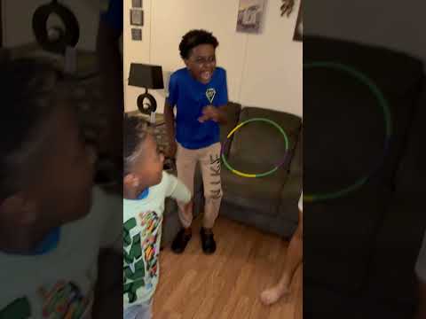 MONI IS A MIDGET💀