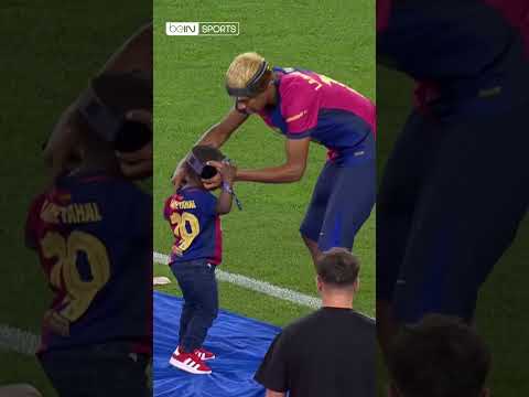 😍🕺 Lamine Yamal et son petit frère, ça danse fort ! #shorts