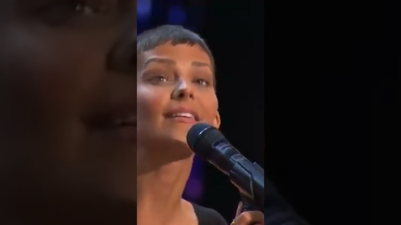 Inspiring Cancer Survivor Shocks Judges with Golden Buzzer on America's Got Talent✨
