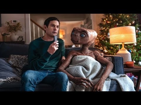 ET Reconnects with Original Elliot Henry 🎄
