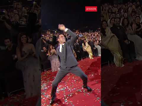Throwback to these energetic dance moves by #RanveerSingh and #AkshayKumar at SCREEN Awards