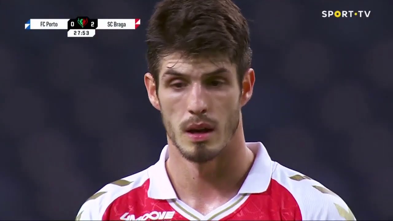 Incredible Free Kick by Golo Piazon Secures Victory for SC Braga Against FC Porto ⚽