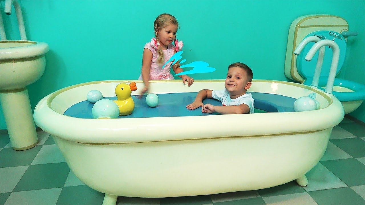 Diana & Roma's Exciting Adventure at Peppa Pig Land! 🎉