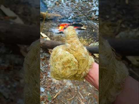 10🔥Как сделать варежки в лесу зимой #выживание #выживаниевлесу #bushcraft #одежда #варежки #лайфхаки