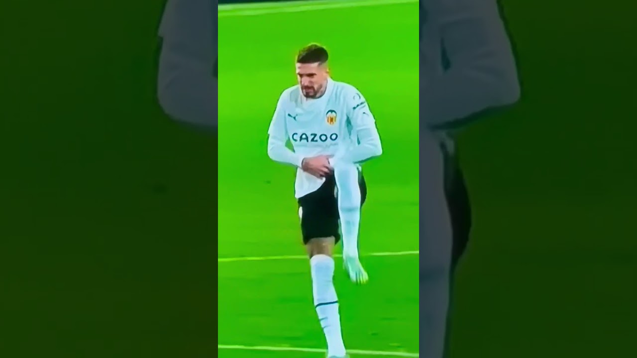 Samuel Castillejo: Valencia Winger 🏟️