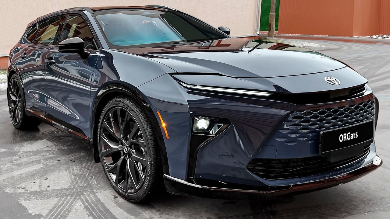 2025 Toyota Crown Signia Platinum: Review & Features