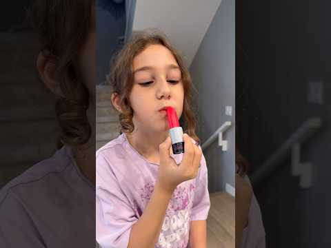 Hilarious Lipstick Prank on Mom 🤣💄 #shorts