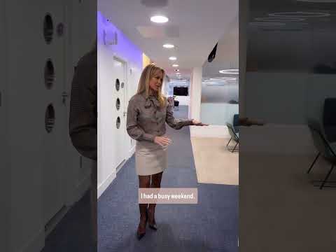 Amanda Holden short skirt