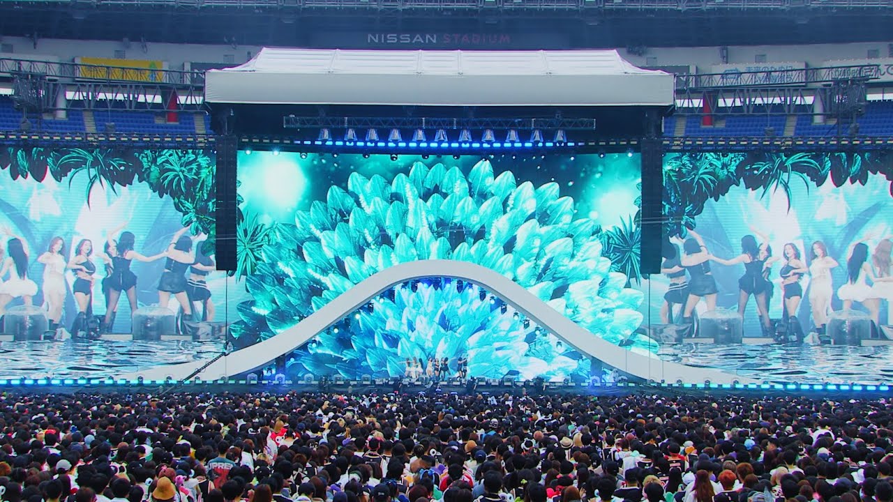 TWICE Performs 'Here I Am' Live in Japan 🎤