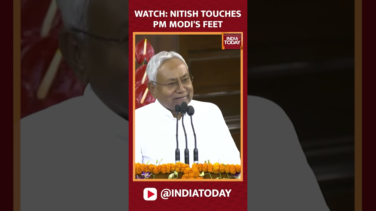 Nitish Kumar Assures Full Support To Narendra Modi As PM, Touches His Feet | India Today News
