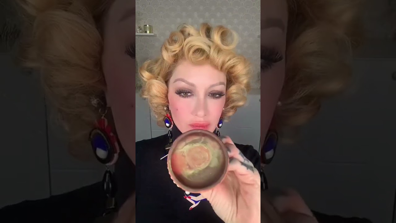 Trying Moroccan Aker Fassi Lipstick – Ended Up Looking Like I Bleed! 💄